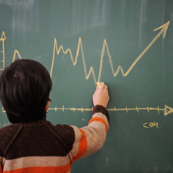 kid-drawing-stock-market-graph